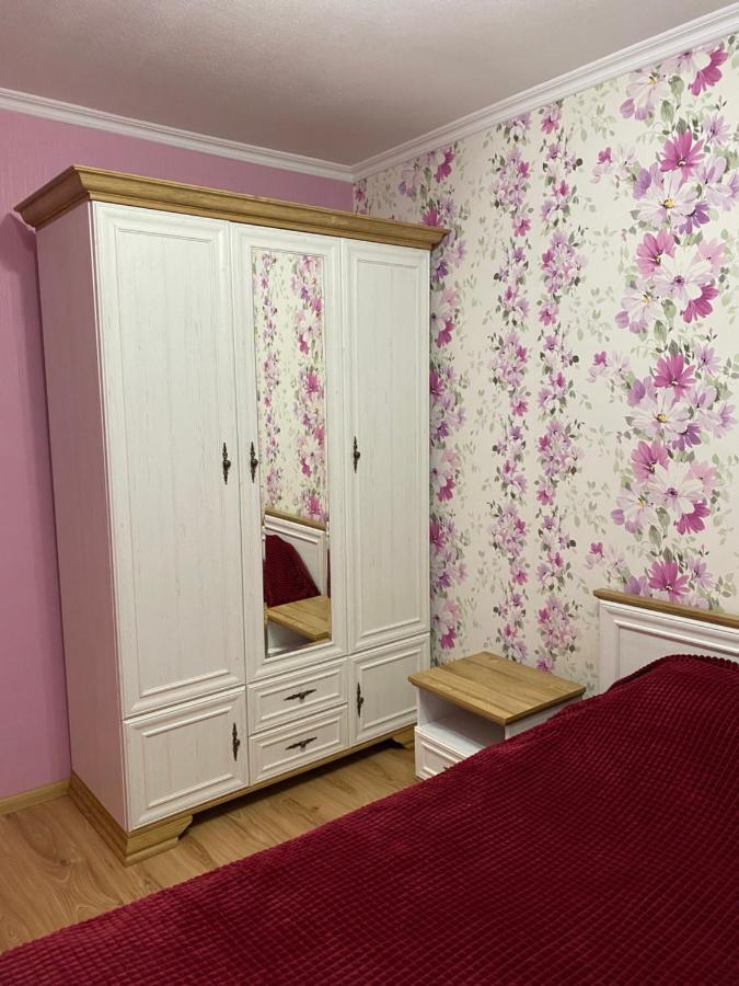 Затишна 2-Х Кімнатна Квартира - Дім Kamjanez-Podilskyj Exterior foto